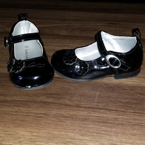 Shoes - Picture 2 of 5